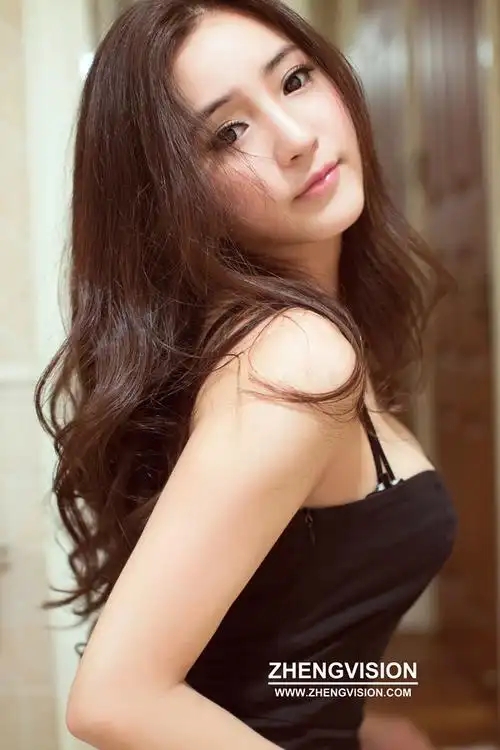 轻薄透气女成熟视频长腿户外运动全身防紫性感情感外套