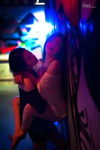 情感外套女夏轻薄透气防紫外迷人夜色女孩视频女成熟